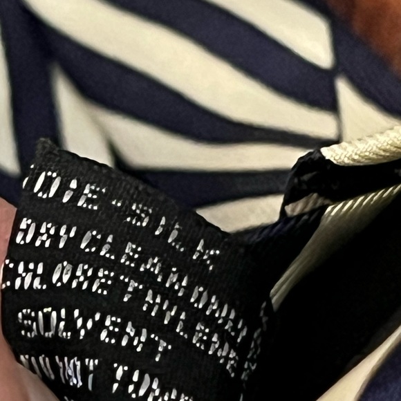 Vintage iconic 90% Versace Silk Tie Medusa Logo - Picture 6 of 6